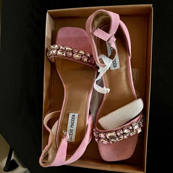 Steve Madden Malay in Pink Suede - Picture 5 of 5